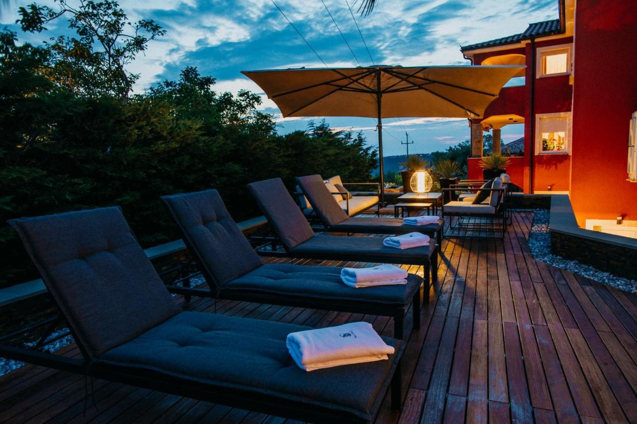 Villa Sunset Pool & Spa Apartments Zgornje Skofije Eksteriør bilde