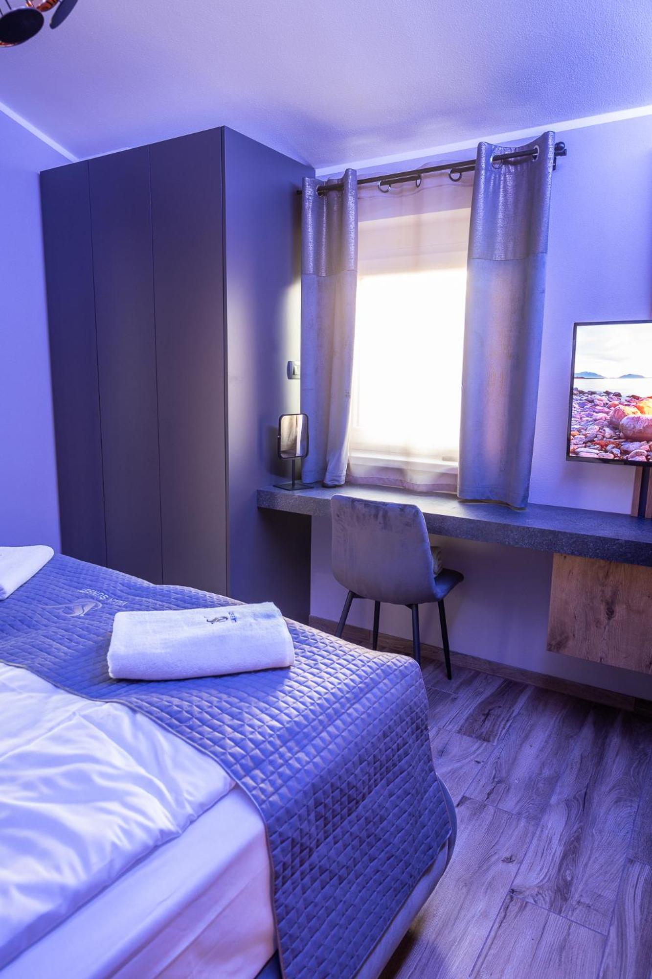 Villa Sunset Pool & Spa Apartments Zgornje Skofije Rom bilde